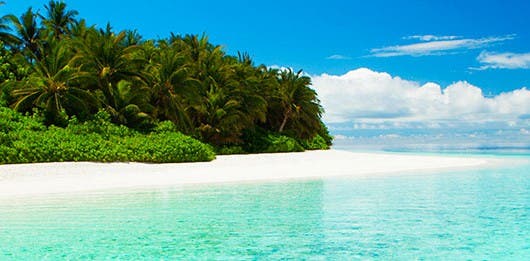 playa paradisíaca en Maldivas